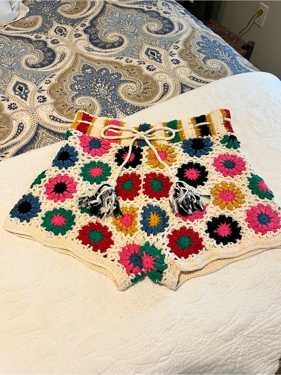 FARM Rio Pants - FARM Rio Multicolor Crochet High Waist Floral Shorts